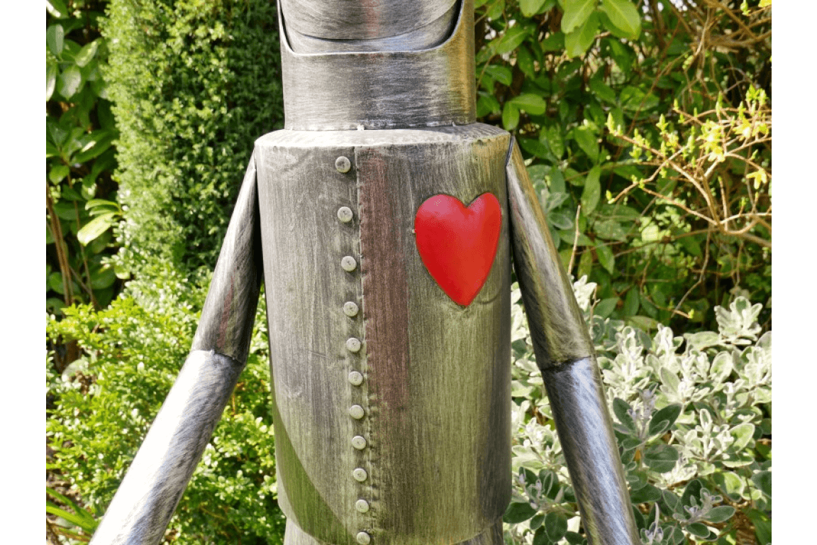 Large Metal Tin Man Garden Sculpture – 135cm Tall with Heart Detail + Free Delivery