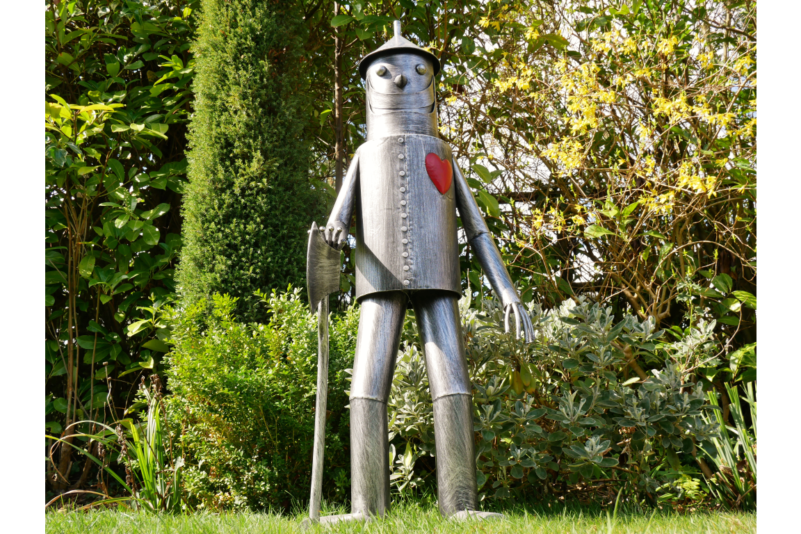 Large Metal Tin Man Garden Sculpture – 135cm Tall with Heart Detail + Free Delivery