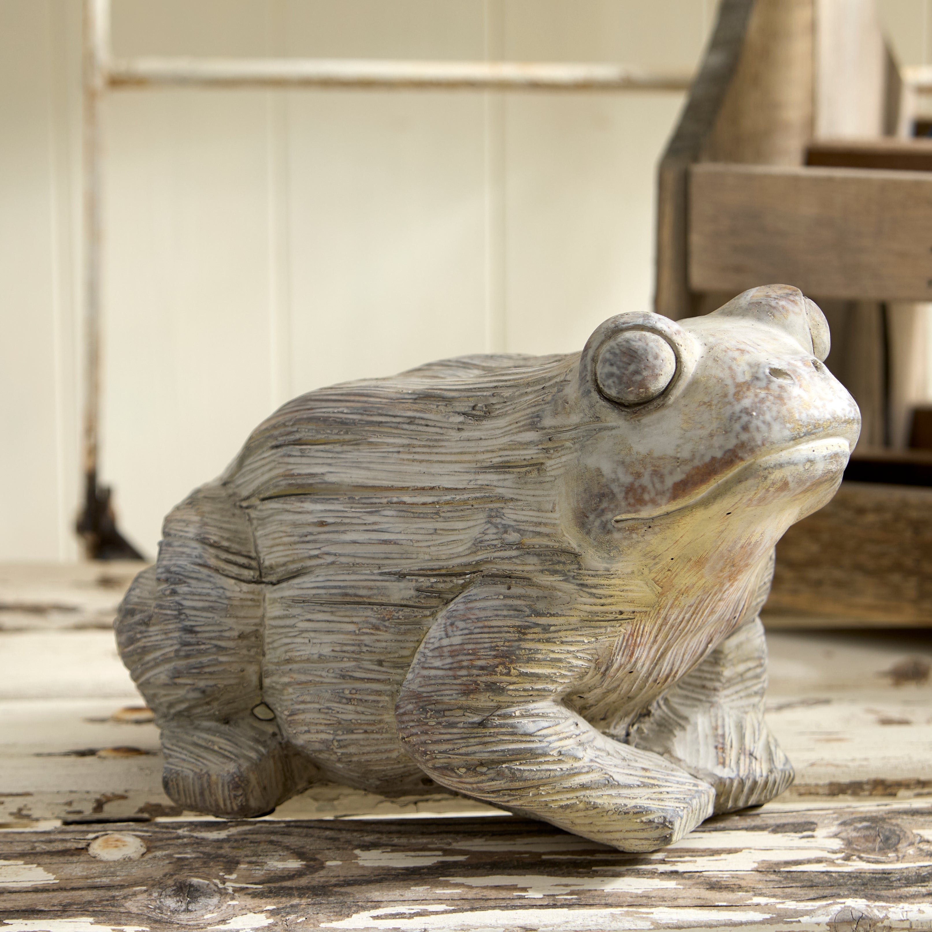 Concrete Frog Garden Ornament – Serene Stone Effect Design