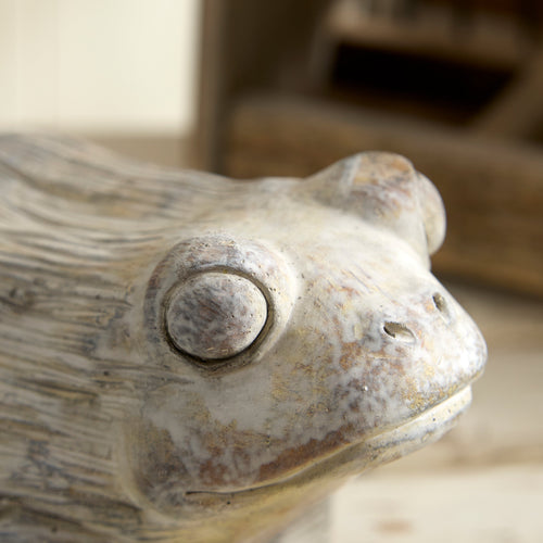Concrete Frog Garden Ornament – Serene Stone Effect Design