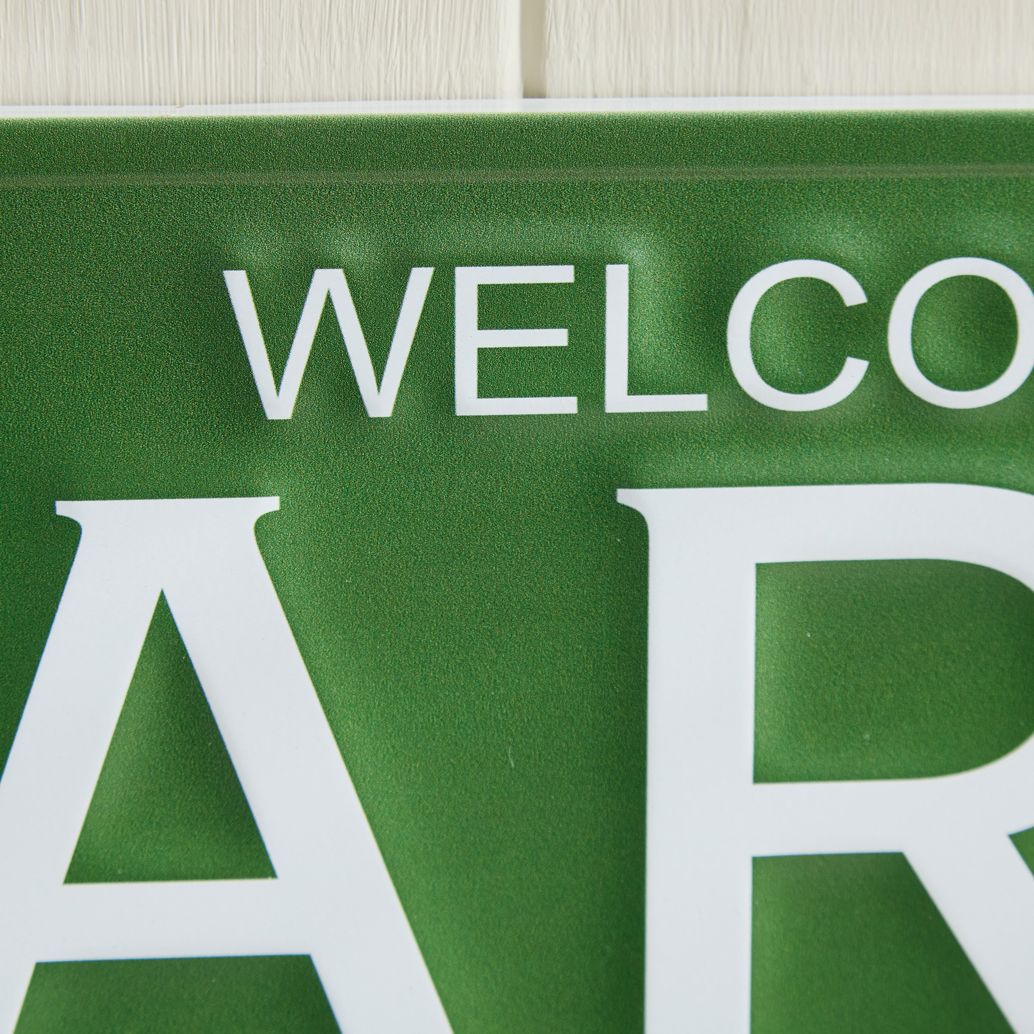 Green Metal "Welcome to Our Garden" Sign – Outdoor Garden Wall Plaque