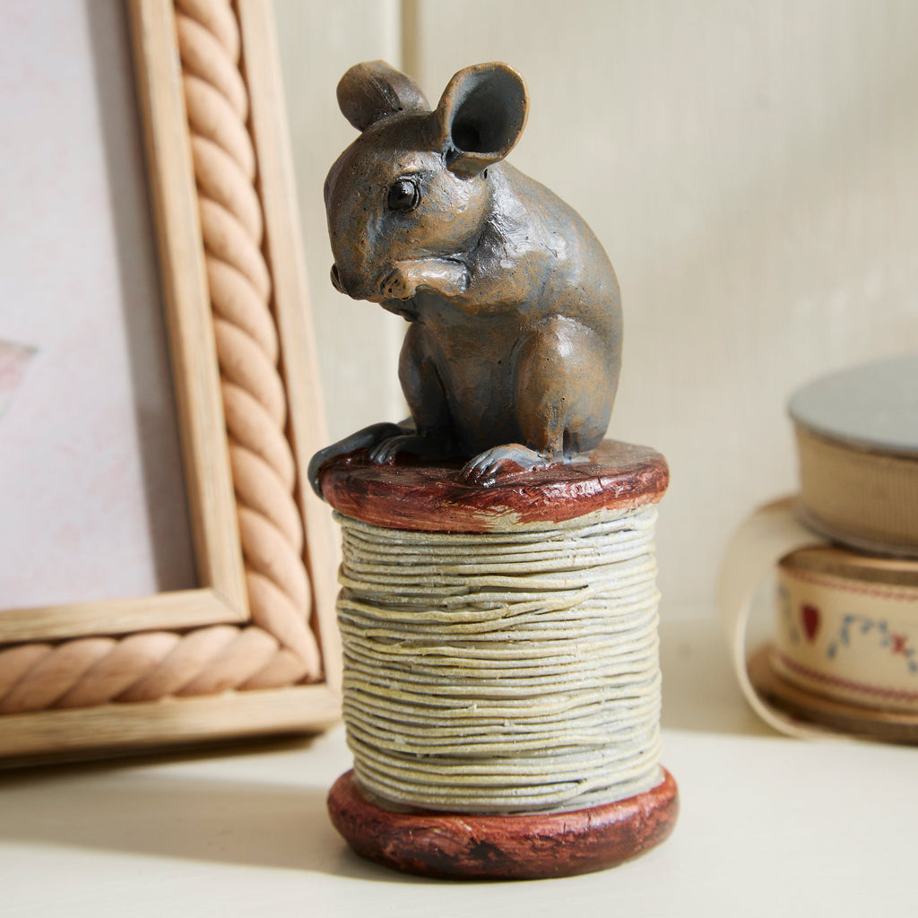 Charming Polyresin Mouse on Spool Ornament – Rustic Home Decor