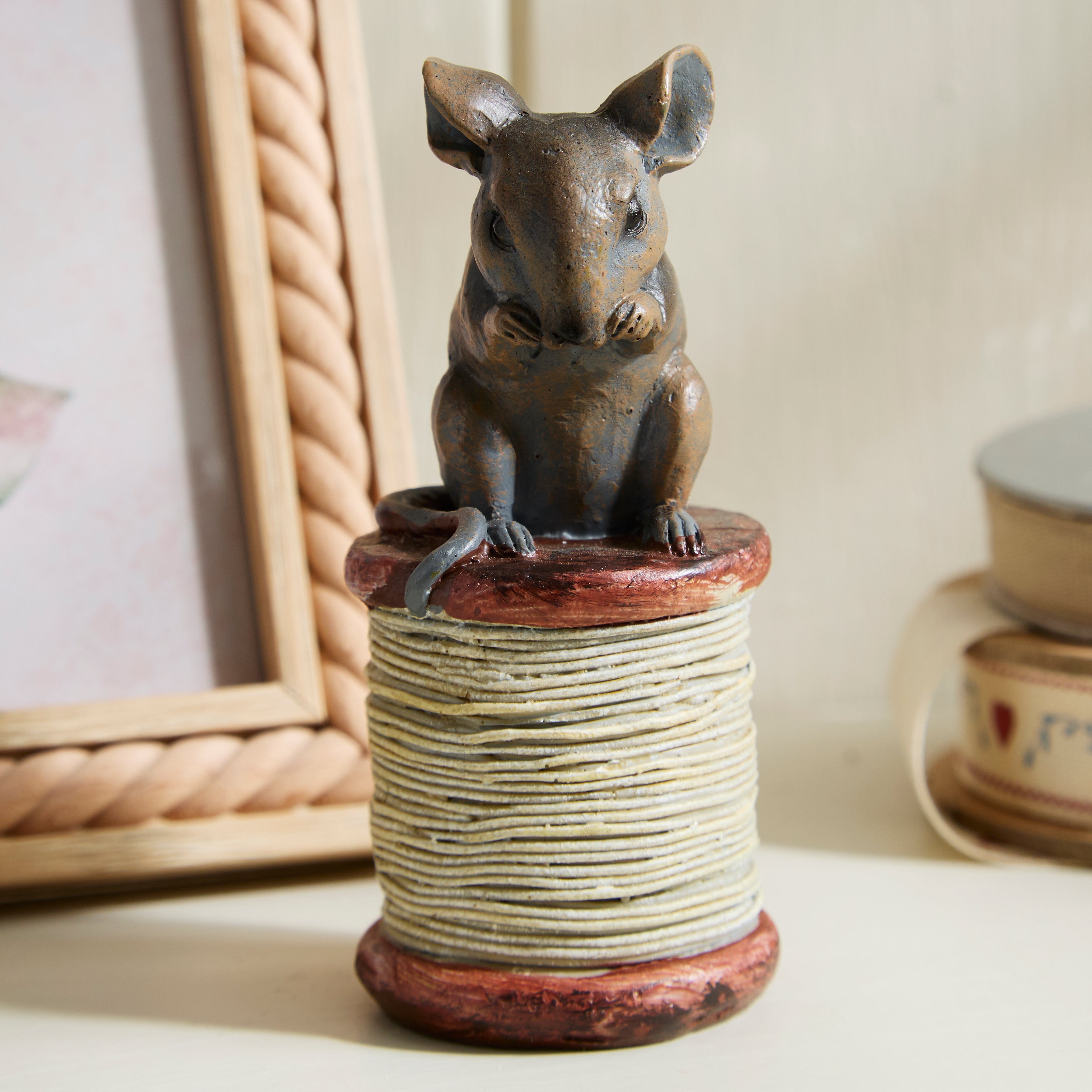 Charming Polyresin Mouse on Spool Ornament – Rustic Home Decor